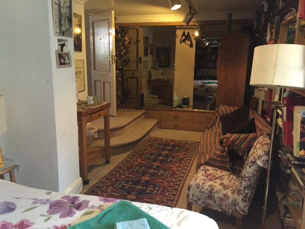 Chiswick Riviera With Free Parking Bed & Breakfast London Eksteriør bilde