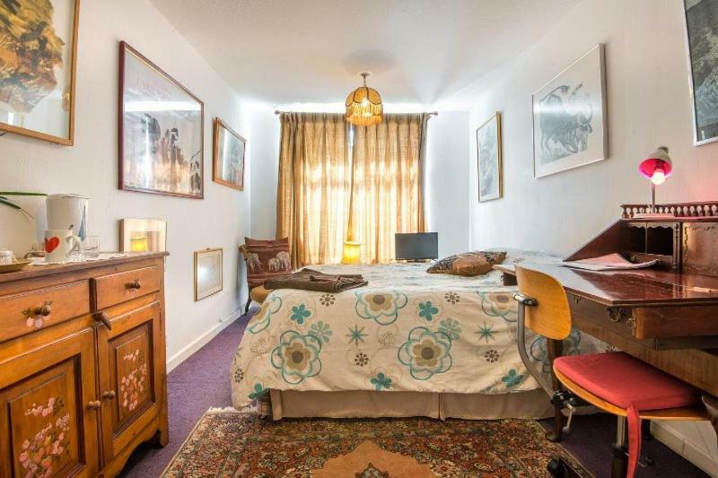 Chiswick Riviera With Free Parking Bed & Breakfast London Eksteriør bilde