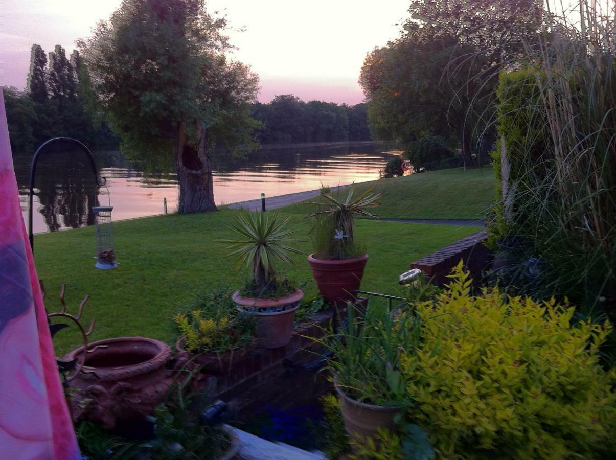 Chiswick Riviera With Free Parking Bed & Breakfast London Eksteriør bilde